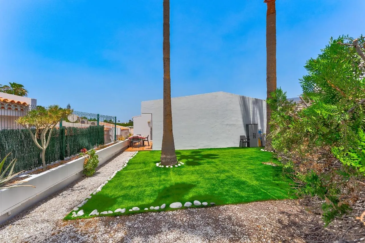 אדחה Apartment With Garden In Island Village
