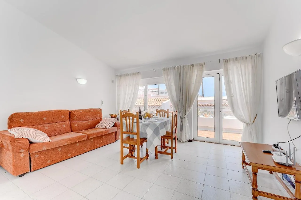 אדחה Apartment With Garden In Island Village